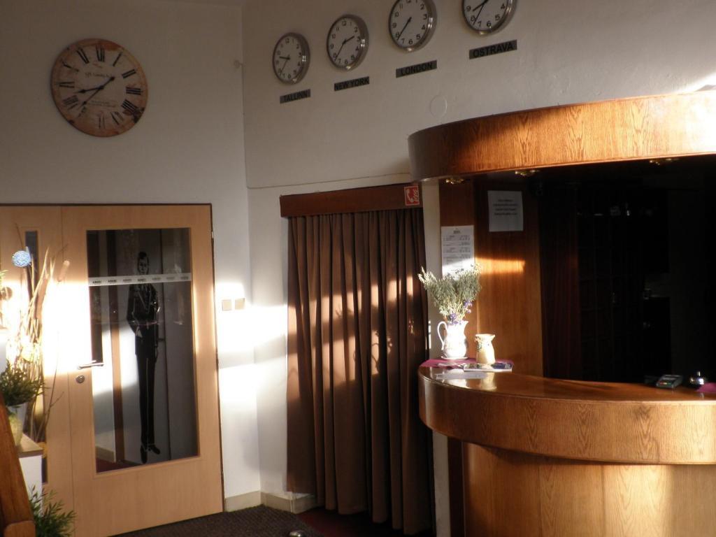 אוסטרבה Hotel Isora מראה חיצוני תמונה