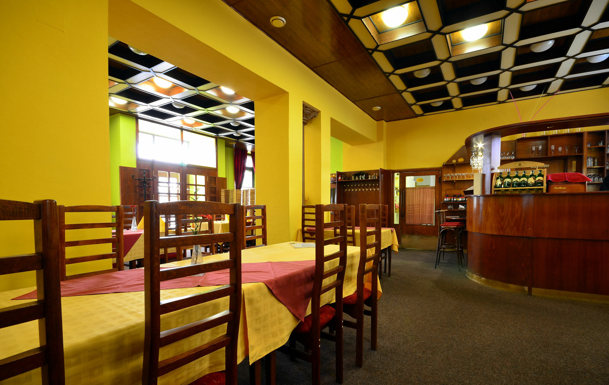 אוסטרבה Hotel Isora מראה חיצוני תמונה